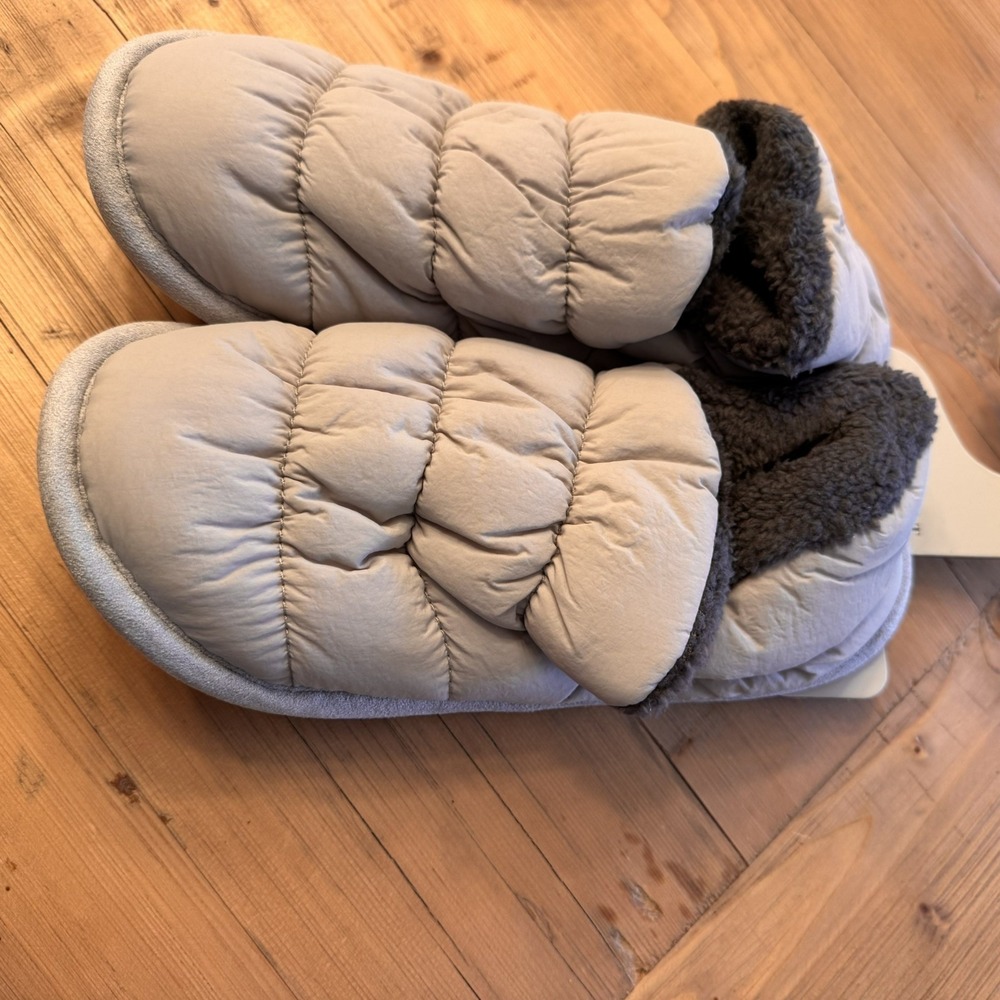 Faceplant Dreams Puffer Slippers Size 7/8 Medium Gray Cozy Plush Indoor Shoes - Picture 13 of 13